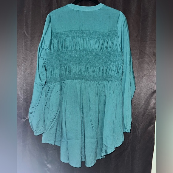 Torrid NWT Size 00 Rayon Twill Smocked Button-Front Tunic Top - Picture 5 of 6